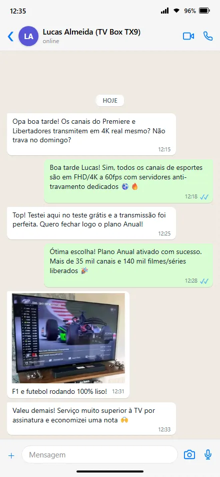 Conversa no WhatsApp com cliente elogiando imagem em 4K e catálogo VOD